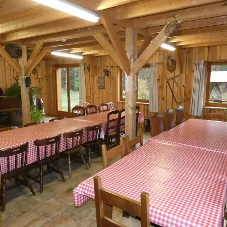 Familial Avec Piscine Chauffee, Sauna Et Activites Sur Domaine De 15 Hectares - Fr-1-489-357 Vernusse