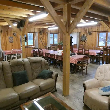 Familial Avec Piscine Chauffee, Sauna Et Activites Sur Domaine De 15 Hectares - Fr-1-489-357 Vernusse