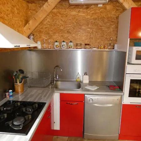 Familial Avec Piscine Chauffee, Sauna Et Activites Sur Domaine De 15 Hectares - Fr-1-489-357 * Vernusse