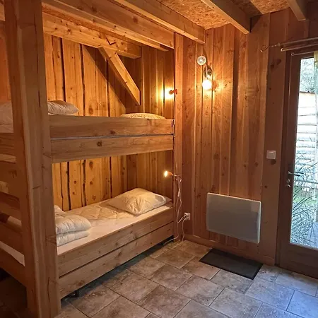 Familial Avec Piscine Chauffee, Sauna Et Activites Sur Domaine De 15 Hectares - Fr-1-489-357 Holiday home Vernusse