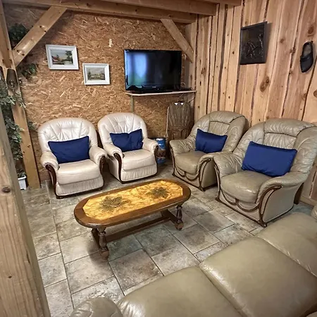 Familial Avec Piscine Chauffee, Sauna Et Activites Sur Domaine De 15 Hectares - Fr-1-489-357